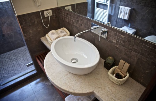 Lecce Hotel | Elegant Torre del Parco: 4-Star Stay with Spa & Dining