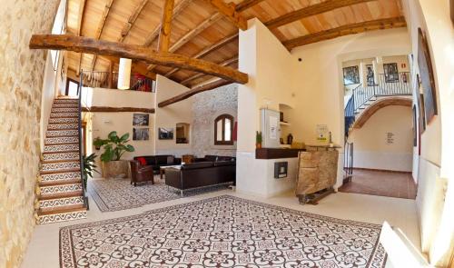 Tortosa House | Discover Torre del Prior: Rated 9.3 with Pool & Family Amenities