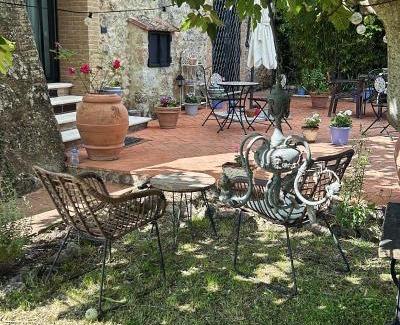 Monteriggioni Bed & Breakfast | Oceanfront Retreat at Torre Della Chiocciola - Rated 9.3