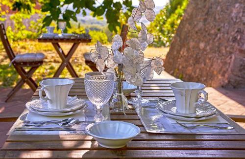 Monteriggioni Bed & Breakfast | Oceanfront Retreat at Torre Della Chiocciola - Rated 9.3