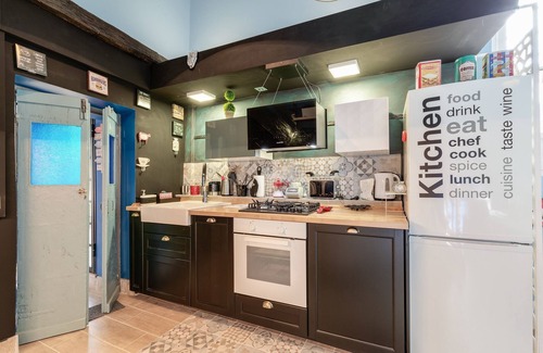 Trastevere Apartment | Guest Rated: 9.8 at Torre Design Apartment with Spa & Kitchen