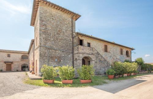 Ville di Corsano Apartment | Discover Torre di Corsanello: 4-Star Family-Friendly Retreat
