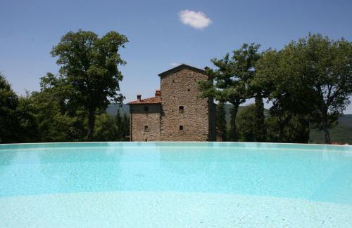 Pieve di Chio Villa | Relax at Torre Di Vignale with Oceanfront Views & Pool