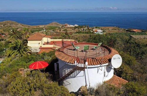 Buen Paso Apartment | Relaxing Retreat at Torre Finca Tabaiba - Pet Friendly & More