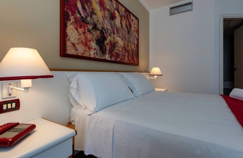 Altavilla Milicia Hotel | Ocean View Torre Normanna Hotel & Resort with Pool Access