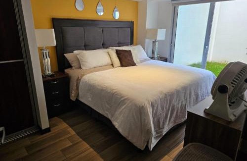 Zona 13 Apartment | Modern Torre Pamplona 102: Prime Location & Family-Friendly
