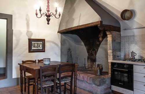 Castelfiorentino Condo | Experience Torre Rasa: Perfect Tuscan Holiday Retreat