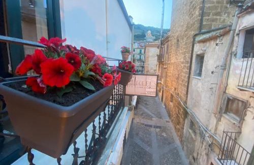 Monreale Bed & Breakfast | Welcoming Torre's Camere & Caffè - Child-Friendly Retreat