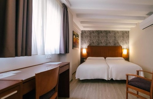 Almeria Centro Hotel | Discover Torreluz Centro Hotel: Family-Friendly & Spa Amenities