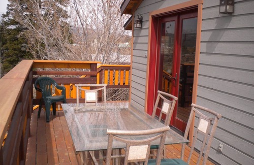 Gardiner Apartment | Idyllic Tortilla Flats with River Views and Hot Tub