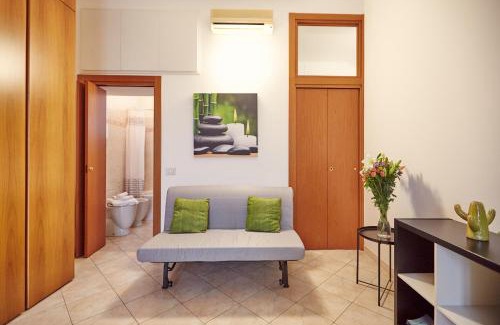 Zona Solari Apartment | Modern Tortona Design Flat - Family-Friendly Stay Awaits