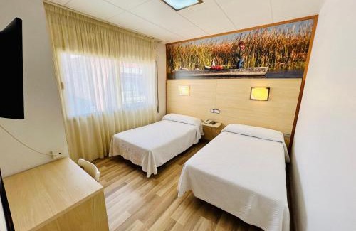 Tortosa Hotel | Budget-Friendly Tortosa Parc: Pet & Child Friendly Stay