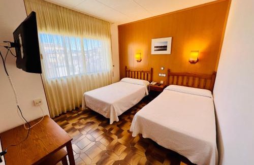 Tortosa Hotel | Budget-Friendly Tortosa Parc: Pet & Child Friendly Stay