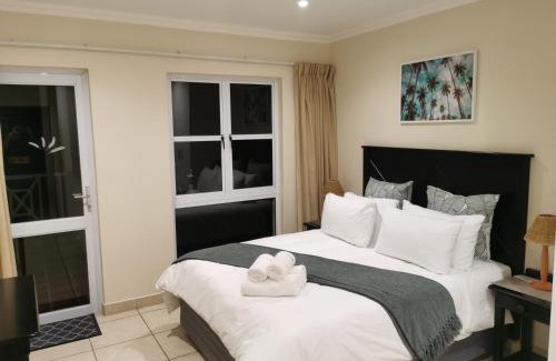 Port Edward Apartment | Serene Tortuga 22: Oceanfront Oasis with Spa & Pool