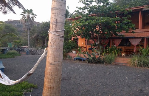 Sao Filipe Bed & Breakfast | Beachfront Tortuga B&B with Paradise Garden & Delicious Dining