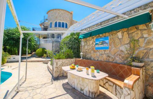 Denia Villa | Relaxing Stay at Tosal Gros ST 10P with Pool & Pet Friendly