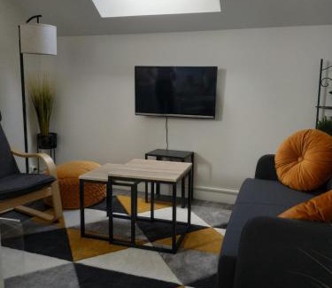 Barriere Saint Marc Apartment | Discover Tosca: Family-Friendly Apartment with Free Parking