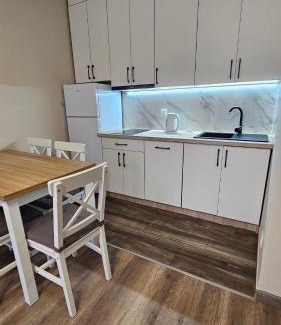 Karwia Bed & Breakfast | Guest Rated 9.1: Toskania Pokoje Goscinne with Kitchen Access