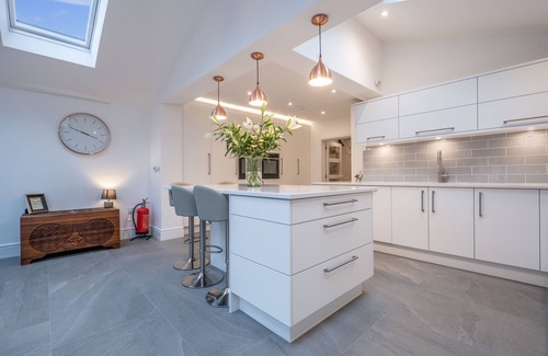 Stratford-upon-Avon House | Indulgent Retreat in Stratford upon Avon with Spa Access