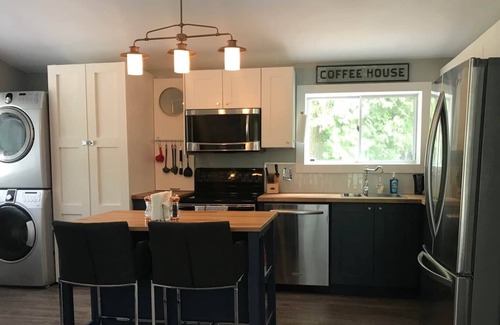 Sauble Beach Cottage | Renovated Sauble Beach Cottage with Oceanfront Views