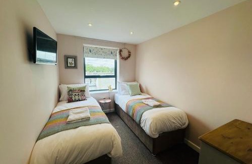 Bristol House | Stylish Home with Vintage Charm in Old Totterdown