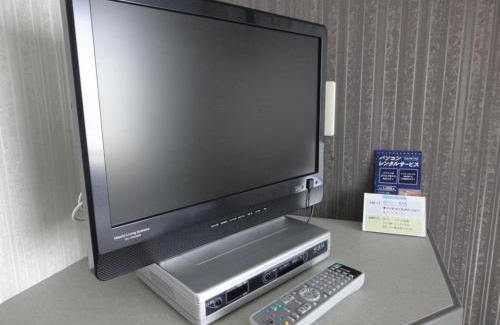 Iwai Onsen Hotel | Cozy Tottori City Hotel with Kitchen & Accessibility