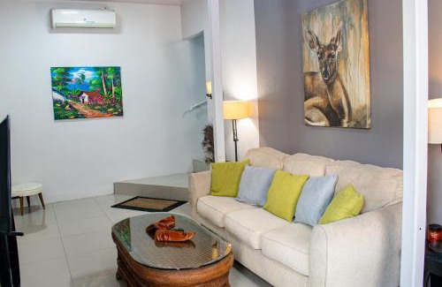 Arenal Hotel | Relax at Toucan Lane Hotel with Oceanfront Dining