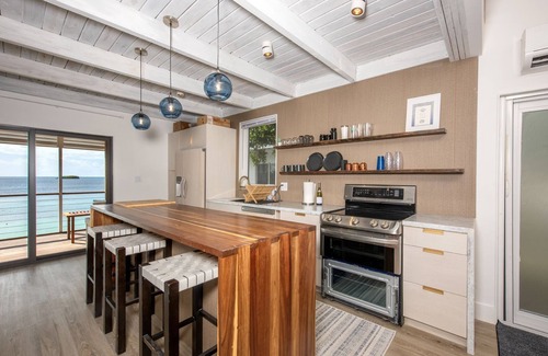 Savannah Sound Cottage | Unforgettable Touch of Class Cottage on the Caribbean Coast