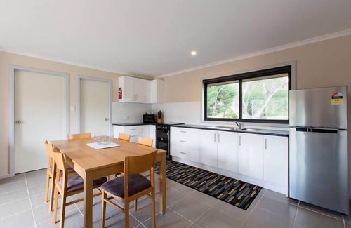 Jindabyne Cottage | Top-Rated Touchdown Cottages in Jindabyne - Pet Friendly