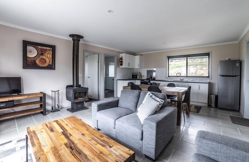 Jindabyne Cottage | Top-Rated Touchdown Cottages in Jindabyne - Pet Friendly