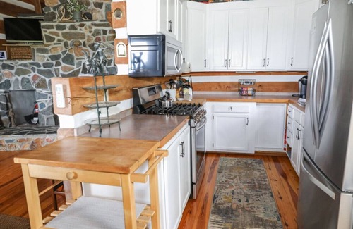 Meadows Of Dan Cabin | Discover Touche' Too Cabin: Privacy Awaits at Buffalo Mtn