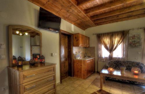 Agkistro House | Guest Rated: Toula Rooms with Breakfast & Family-Friendly Vibes
