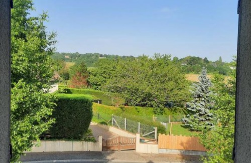 Touques House | Spacious Touques Maison: 5 Minutes from the Beach for Families