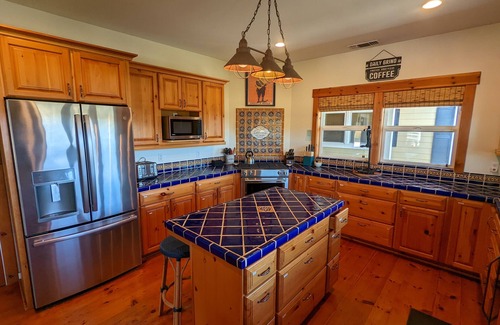 Paso Robles House | Experience Tour de Rouge: Modern Farmhouse with Pool & Spa