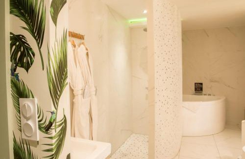Trevoux Bed & Breakfast | Tour des étoiles, André Putman