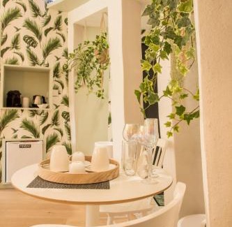 Trevoux Bed & Breakfast | Tour des étoiles, André Putman