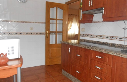 Alcala de Guadaira Ski Chalet | Relaxing Villa with Pool, Garden & 5 Bedrooms for Groups