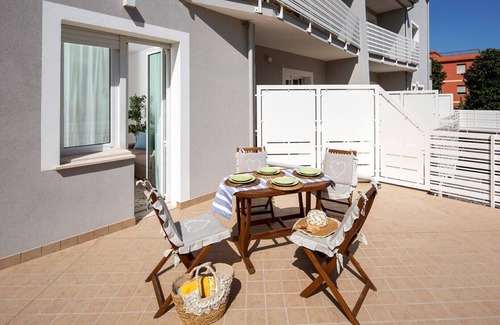 Miramare Apartment | Cozy Tourist Apartment in Miramare di Rimini - Flores 2/B