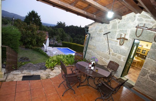 Ponte Caldelas Cottage | Beautiful Tourist Cottage in Pontecaldelas with Garden & BBQ