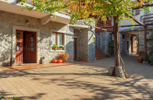 Tomaj House | Scenic Tourist Farm Škerlj: Oceanfront Getaway Awaits