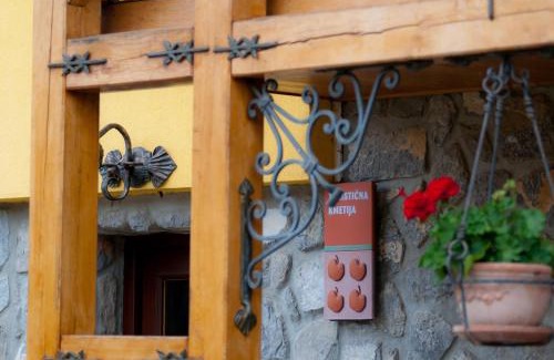 Semic House | Relax at Tourist Farm Ob izviru Krupe – Rated 9.4/10!