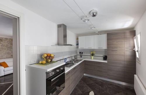 Ragusa House | Unforgettable Retreat at Touristic Location "CASAHYBLA"