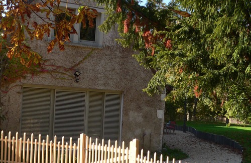 Joue-les-Tours Cottage | Ideal Retreat: TOURS Longére for 14 near City Center