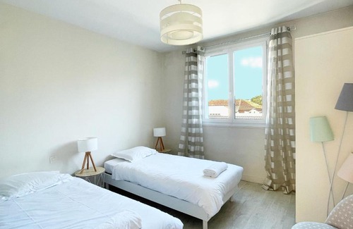 Toulouse East Apartment | Family-Friendly Retreat at Toussaint by Yumē