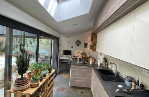Adamville House | Prime Location: Steps to Paris & Disney, Kid-Friendly Stay