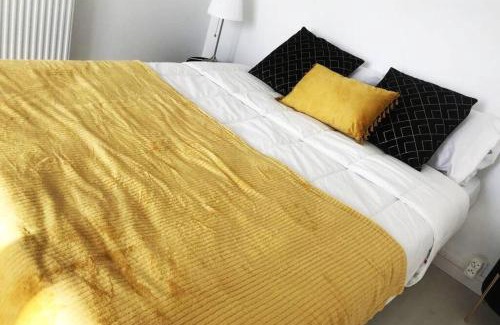 Pont Rousseau Apartment | Elegant Comfort at Tout en Élégance - Pont Rousseau, Nantes