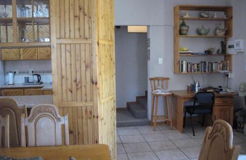 Colesberg Apartment | Top-Rated Toverberg Guest Houses with Family & Pet Amenities