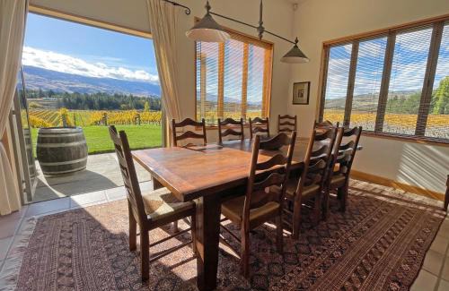 Lowburn House | Discover Towan House at Carrick Winery with Ocean Views