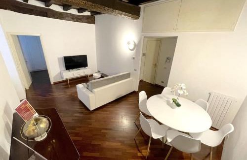 Citta Alta Apartment | Inviting Tower Gombito's Apartment - Guest Rated 9.4/10