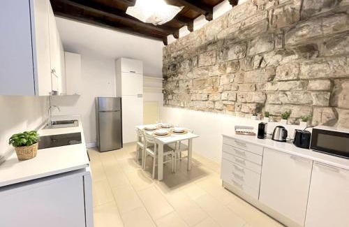 Citta Alta Apartment | Inviting Tower Gombito's Apartment - Guest Rated 9.4/10
